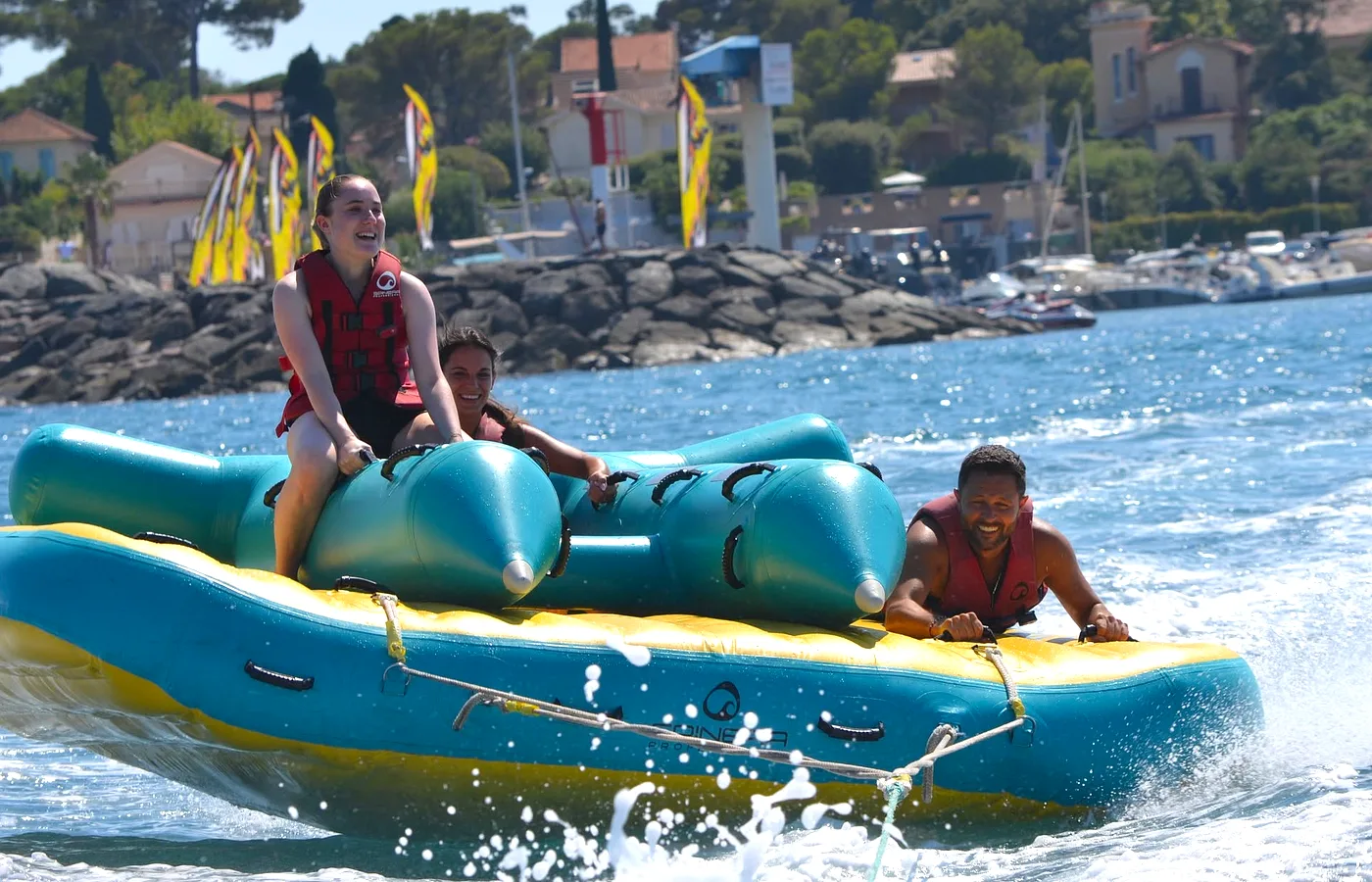 Lever du jour sur la baie de Cannes depuis un jet ski